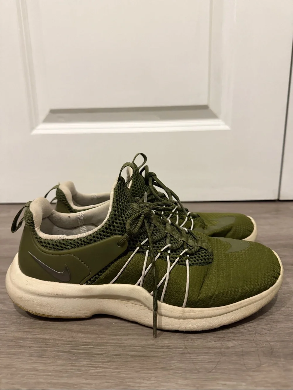Nike women’s Olive Green Athletic Sneakers